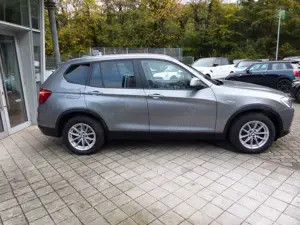 BMW X3 xDrive20d Aut., Navi, T.-Leder, 2. Hand Bild 2