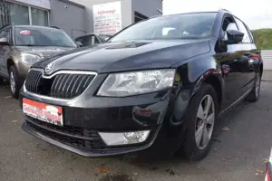Skoda Octavia Combi Elegance DSG-Navi-Pano