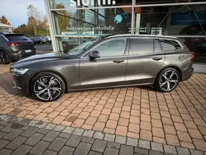 Volvo V60 Kombi T6 Plus Bright Plug-In Hybrid AWD *Pano, Na Bild 3