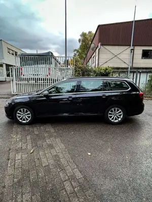 Volkswagen Passat Variant 2.0 TDI SCR DSG Bild 3
