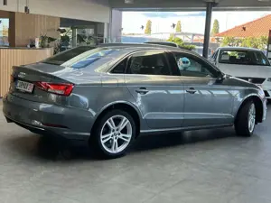 Audi A3 30 TDI design Automatik S-Tronic*PDC*BT*Navi Bild 5