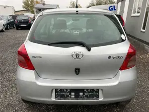 Toyota Yaris Sol 1.4*TüvNeu*1.Hand*Klima*87Ps Bild 5