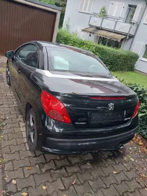 Peugeot 207 CC 120 VTi RC-Line Bild 3
