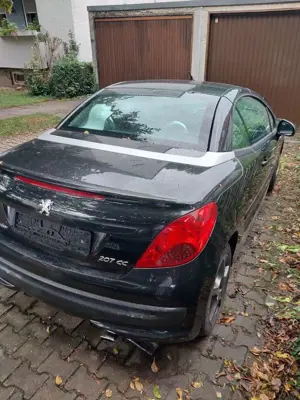 Peugeot 207 CC 120 VTi RC-Line Bild 2