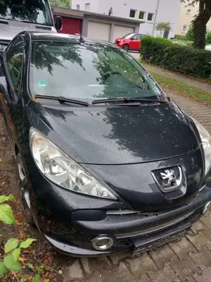 Peugeot 207 CC 120 VTi RC-Line Bild 4