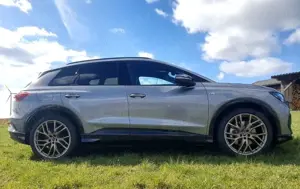 Audi Q4 e-tron 40 3x SLINE, 84kwh AHK. ACC, MATRIX, Garantie, uvm
