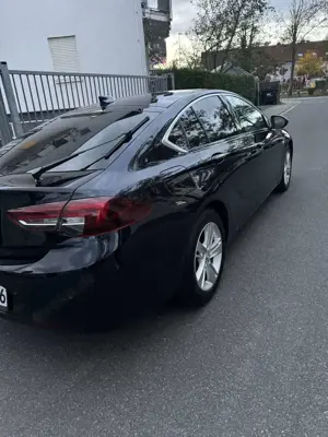 Opel Insignia Grand Sport 1.6 Diesel Automatik Business Edition Bild 3