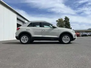 Volkswagen T-Roc 1.5 TSI DSG Life AHK 160€ m 20% Anzahlung Digita Bild 5