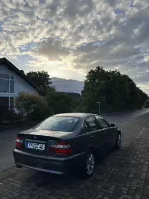 BMW 330 330xi Bild 2