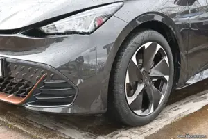 CUPRA Born HUD LED PDC Kamera ACC Bild 3