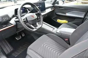 CUPRA Born HUD LED PDC Kamera ACC Bild 4