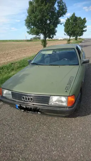 Audi 100 Bild 1