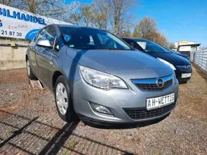 Opel Astra J Lim. 5-trg. Selection/Klima /Winterräder