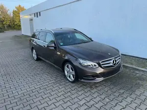 Mercedes-Benz E 220 E 200 T CDI 7G-TRONIC Avantgarde Bild 1