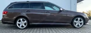 Mercedes-Benz E 220 E 200 T CDI 7G-TRONIC Avantgarde Bild 4