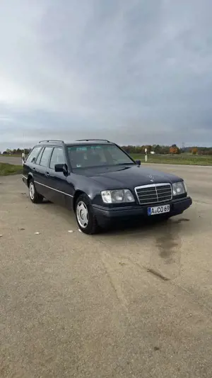Mercedes-Benz E 220 S124