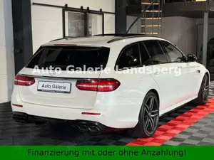 Mercedes-Benz E 63 AMG E63 AMG 4Matic*Widescreen*Carbon*Pano.*20 Zoll* Bild 2