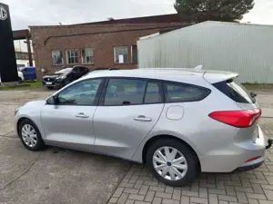 Ford Focus Turnier 1.0 EcoBoost TREND Bluetooth Klima Bild 2