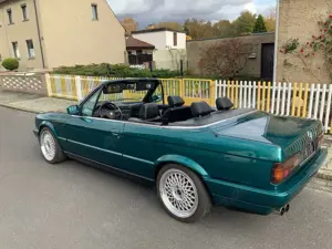 BMW 318 E30