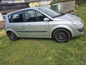 Renault Scenic 2.0 16V Aut. Exception Bild 2