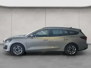 Ford Focus Turnier 1.0 EcoBoost COOLCONNECT Bild 2