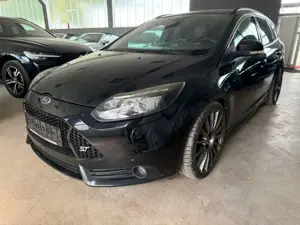 Ford Focus Turnier ST LEDER PDC