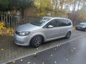 Volkswagen Touran Touran 2.0 TDI DPF DSG Highline Bild 3