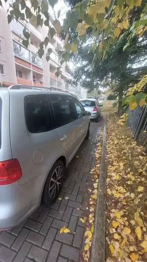 Volkswagen Touran Touran 2.0 TDI DPF DSG Highline Bild 2