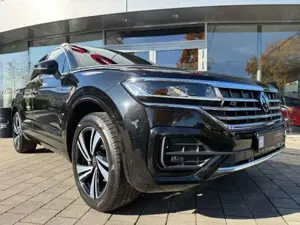 Volkswagen Touareg 3.0 R-Line TDI 4Motion AHK Bild 2