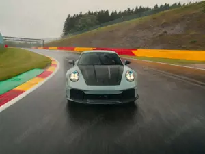 Porsche 992 TECHART Carbon Aero Kit Carrera 4 GTS T-Hybrid Bild 3