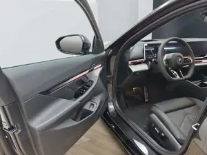 BMW 530 e xDrive Touring [M Sport, HUD, AHK, ACC] Bild 2