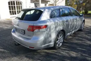 Toyota Avensis Kombi Sol AHK 2.Hand 8 fach Scheckheft Bild 4