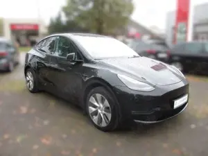Tesla Model Y Long Range Dual AWD Wärmep+AHK+NAV+Temp.