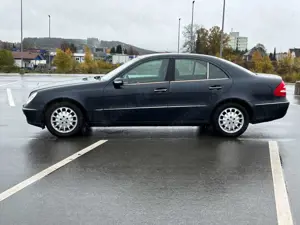 Mercedes-Benz E 240 Lim. Elegance SHZ ALU TÜV 12/2027 Bild 5