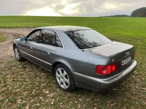 Audi S8 4.2 quattro Bild 2