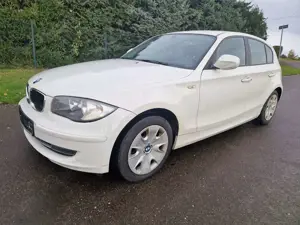 BMW 116 1er (5-Türer) 116i. Tüv bei Kauf neu.