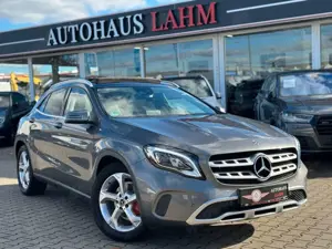 Mercedes-Benz GLA 180 GLA180 Licht PAKET"PANORAMA"KAMERA"NAVI"TEMPOMAT