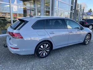 Volkswagen Golf Variant VIII Variant 2.0 TDI Move DSG AHK NAVI ACC LED Bild 4
