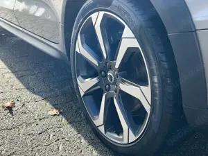 Volvo V60 D4 (190 PS) AWD|AT8|CrossCountryPRO|20-Zoll|ACC|BL Bild 3