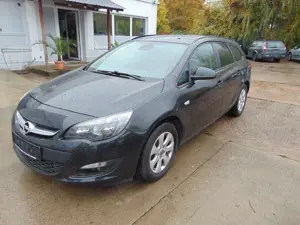 Opel Astra Style/Navi/Tel/PDC/SHZ/AHK/Allwetterreifen