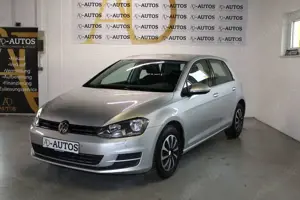 Volkswagen Golf VII Lim. Trendline BMT+PDC+SHZ+*WENIG KM*
