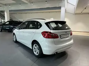 BMW 218 i PDC/Shz/Navi/Tempomat/Klimaaut. Bild 5