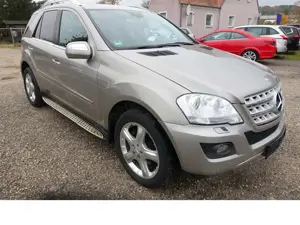 Mercedes-Benz ML 320 CDI Bi-Xenon Sportp. AHK 8x Alu eGHSD Memory