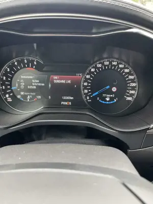 Ford Mondeo Vignale AWD Bild 3