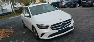 Mercedes-Benz B 180 Auto 1.HD Navi Rückf Spurh Totw Scheckheft Bild 1