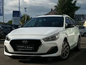 Hyundai i30 KOMBI NAVI/SHZ/LHZ/CLIM./PDC VH/CAM./GARANTI
