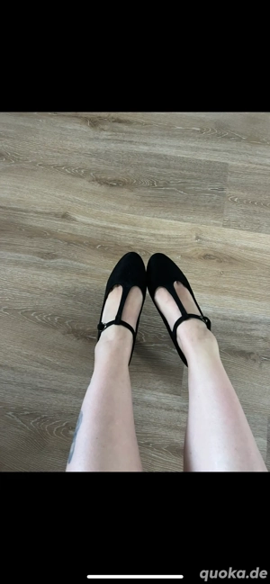 Getragene Schuhe und Videos