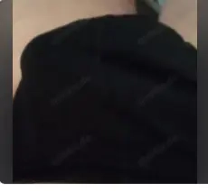 Suche Frau ab 18 mit kleinen Brüsten