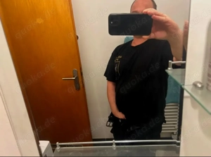 Fußliebhaber verwöhnt und benutzt gerne. 