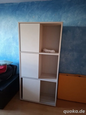 Schrank mit Schiebetüren